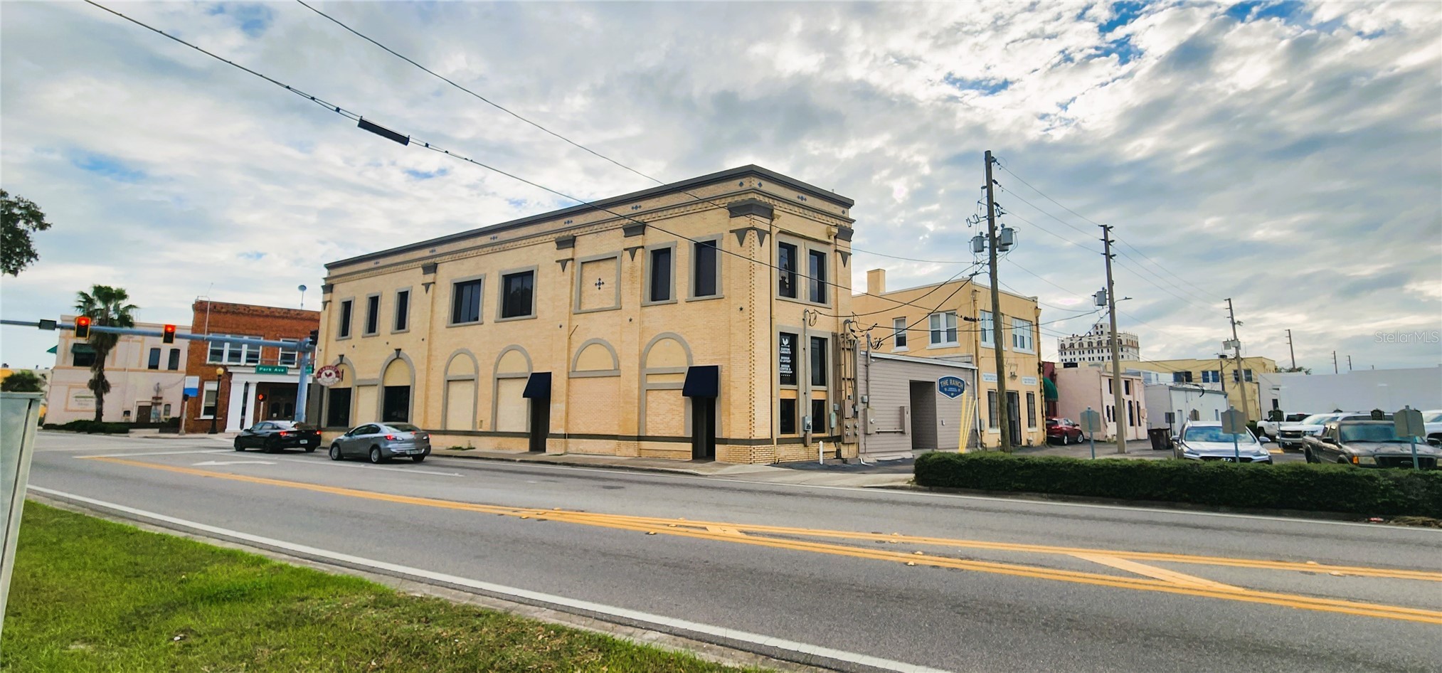 251 E PARK AVENUE 102