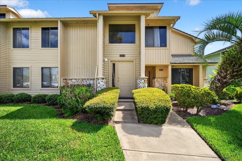 133 BLUE HERON DRIVE D