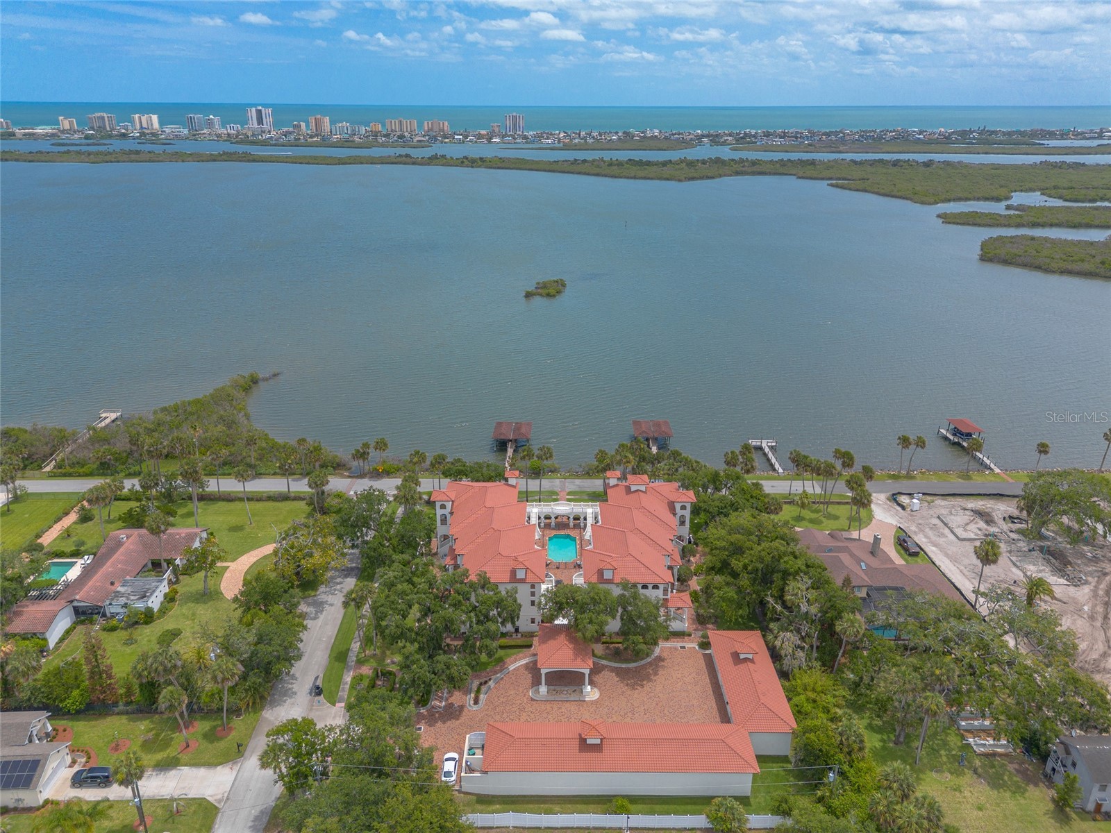5090 RIVERSIDE DRIVE 103