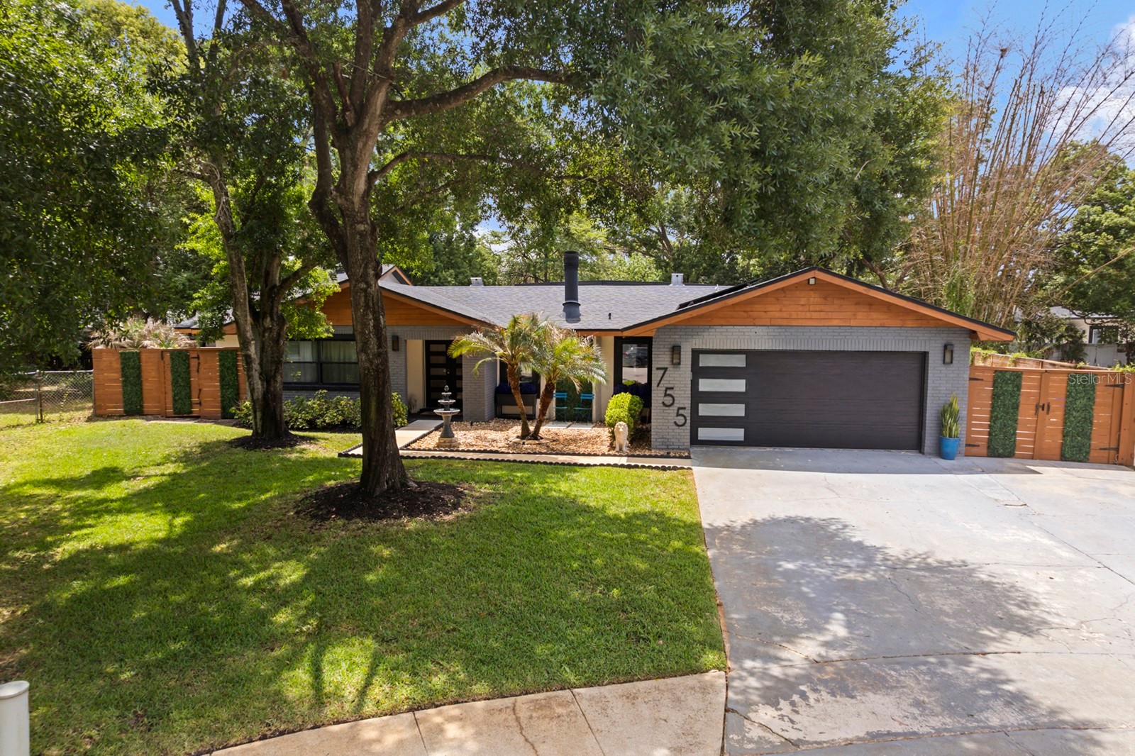 755 WOODSIDE ROAD