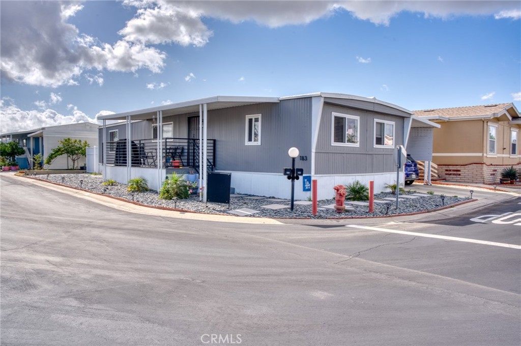 1065 Lomita 183