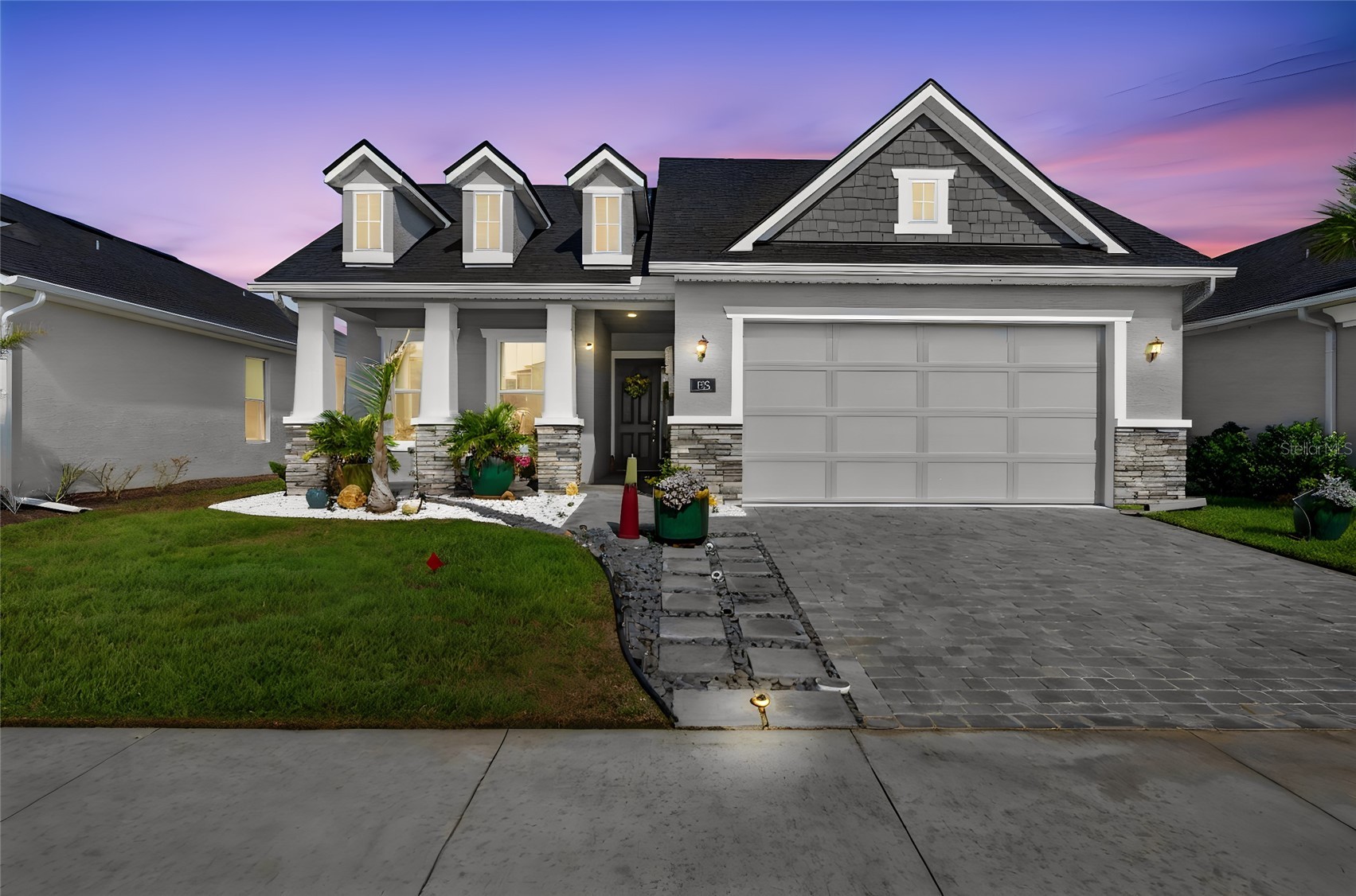 125 MOSAIC BOULEVARD
