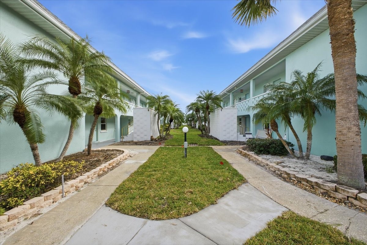 611 GULF DRIVE N C29