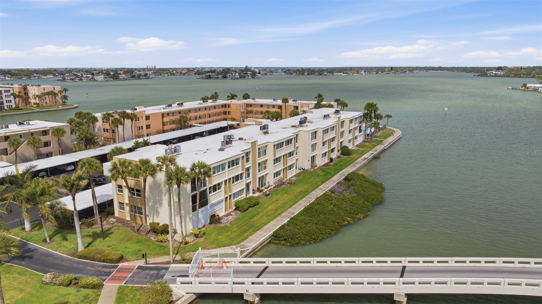7465 BAY ISLAND DRIVE S 112