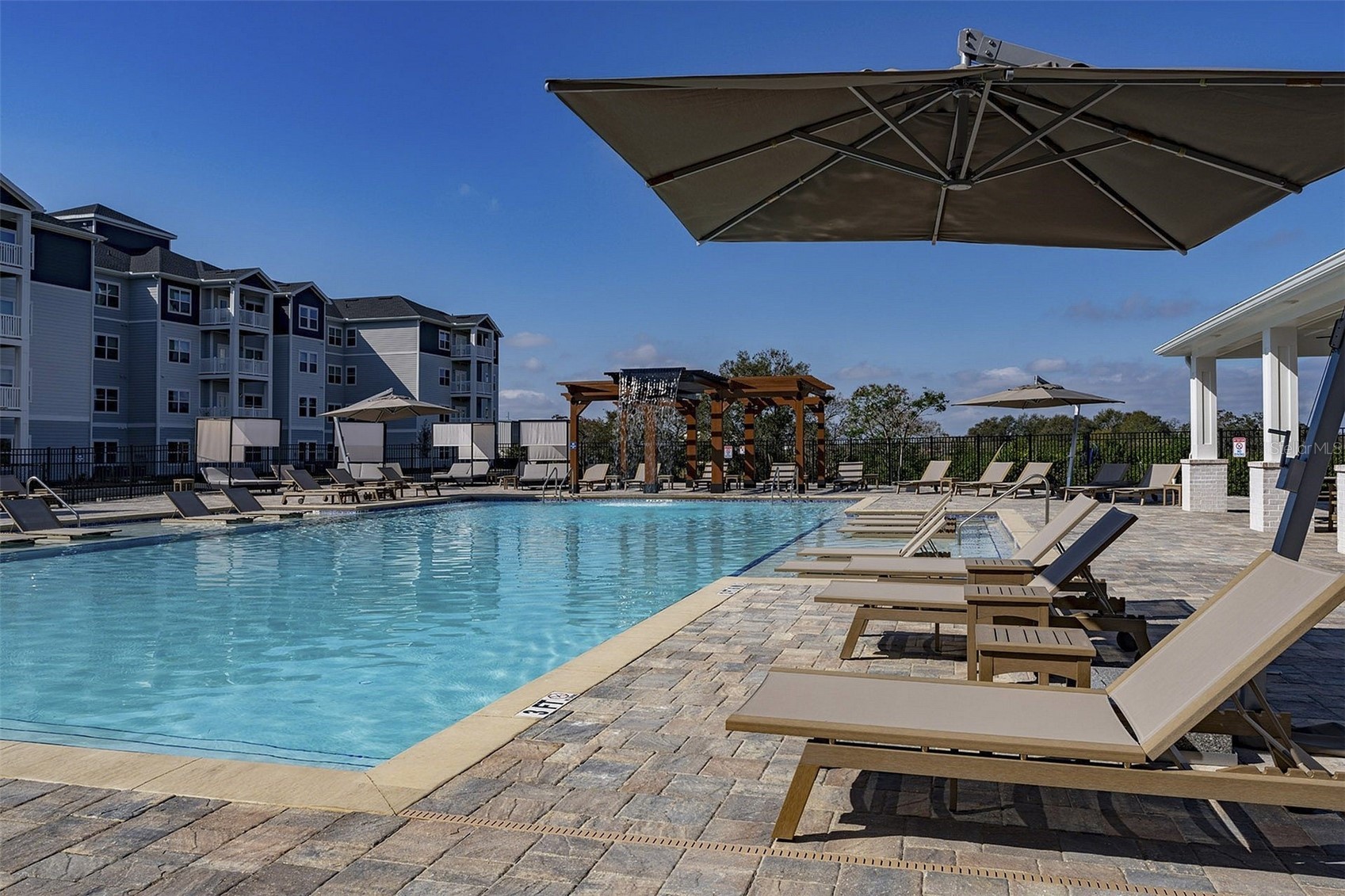 1015 LAKE FOREST BOULEVARD B3