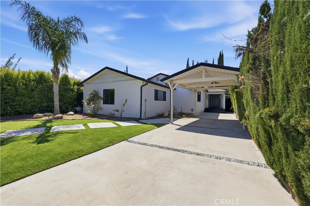 5527 Beckford Avenue