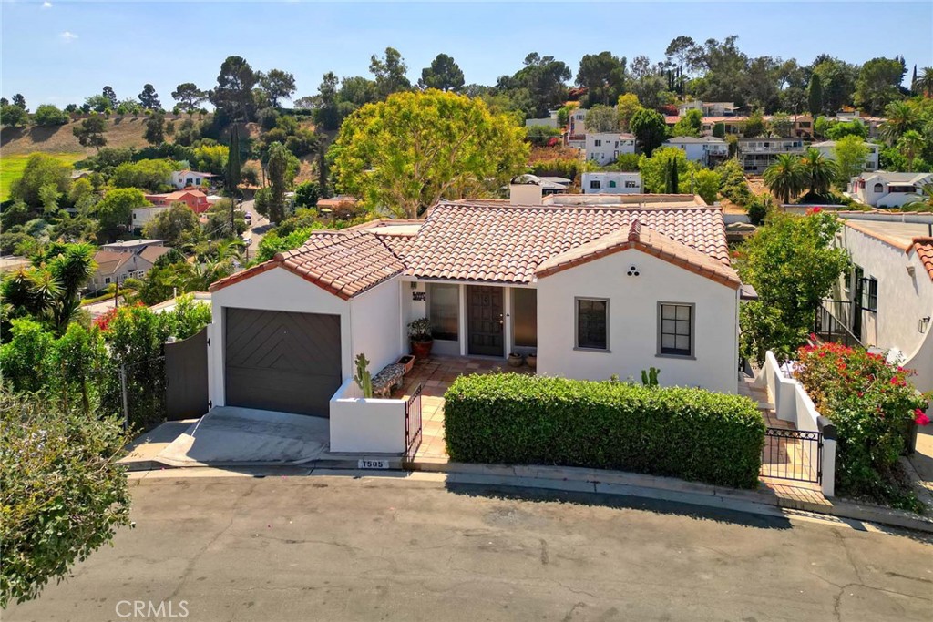 1505 Stanford Drive