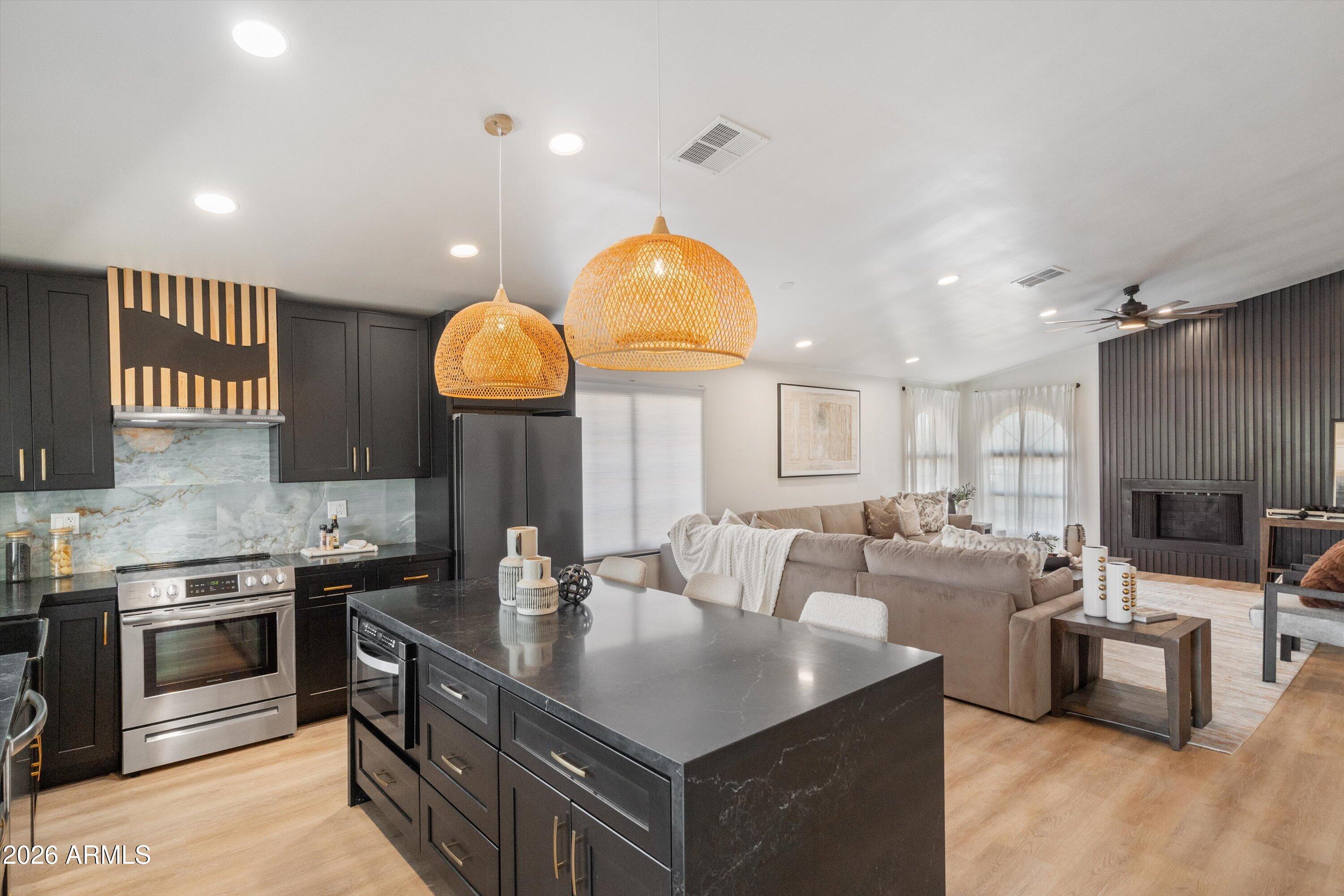 1604 N El Camino Drive, Tempe, AZ 85288