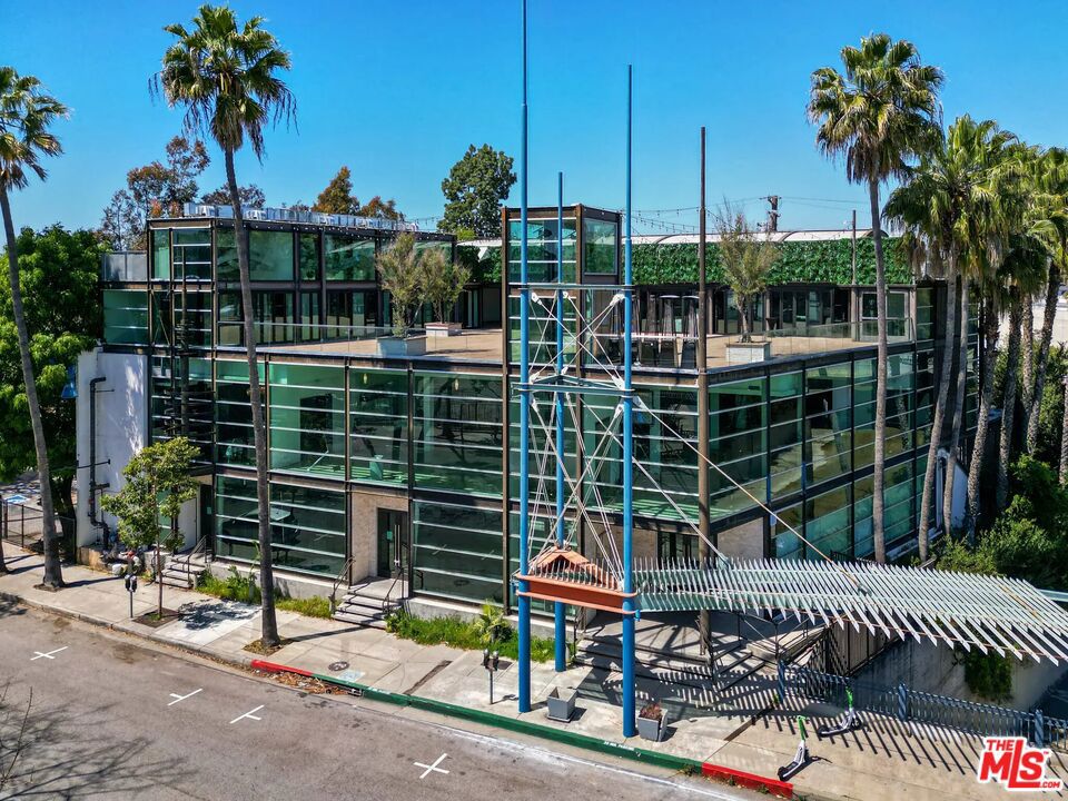 5963 Washington Boulevard