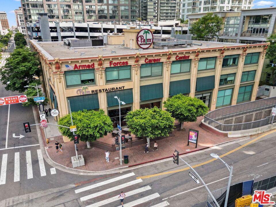 1100 S Flower Street 2200