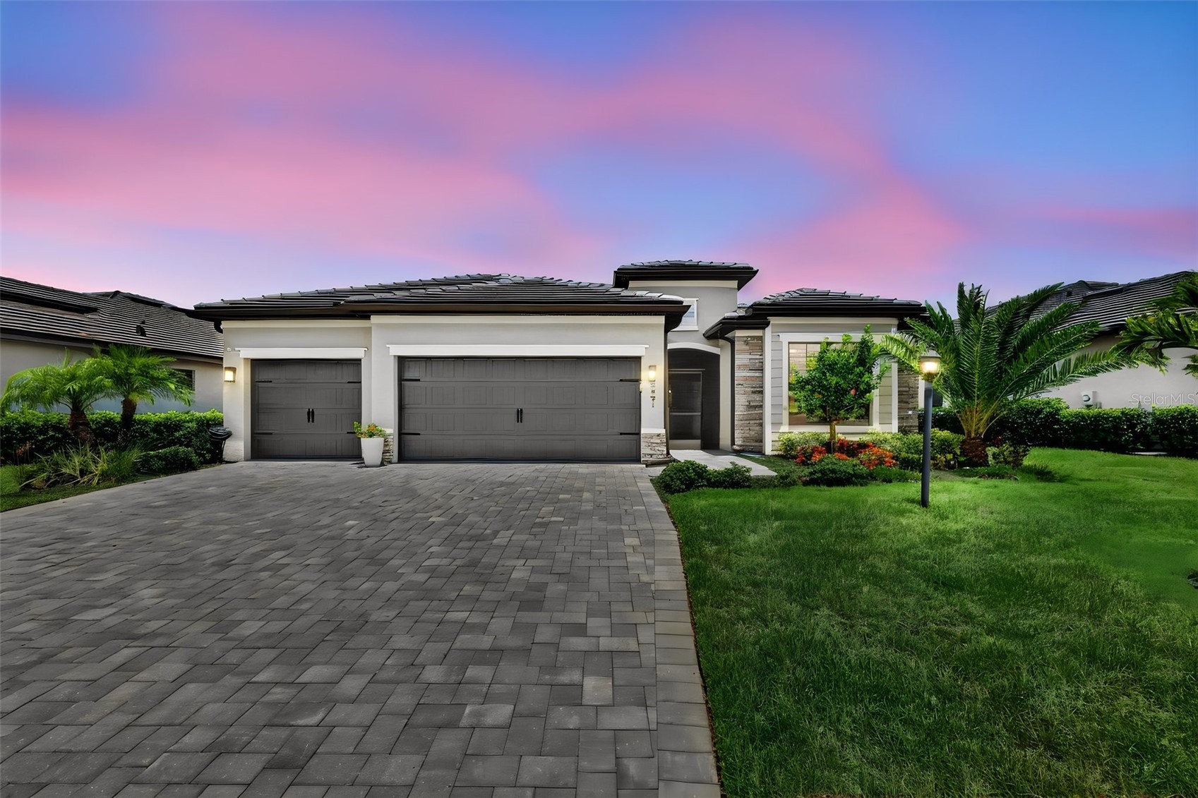 4881 SEAFOAM TRAIL