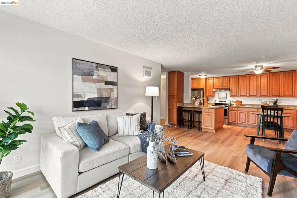 955 Shorepoint Court 208