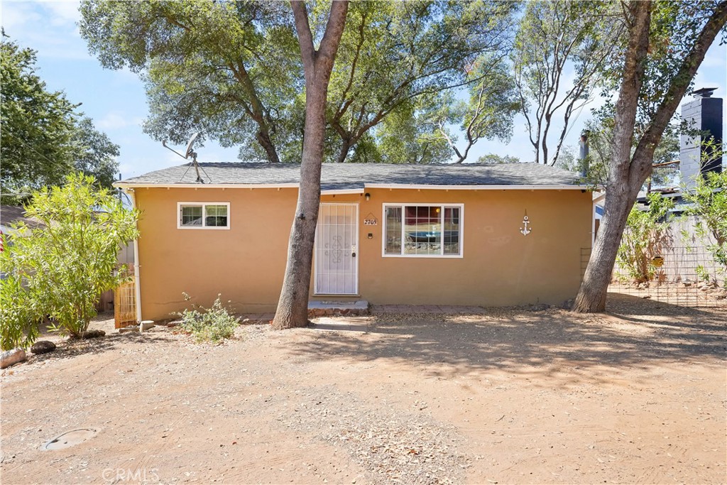 2705 Oakhurst