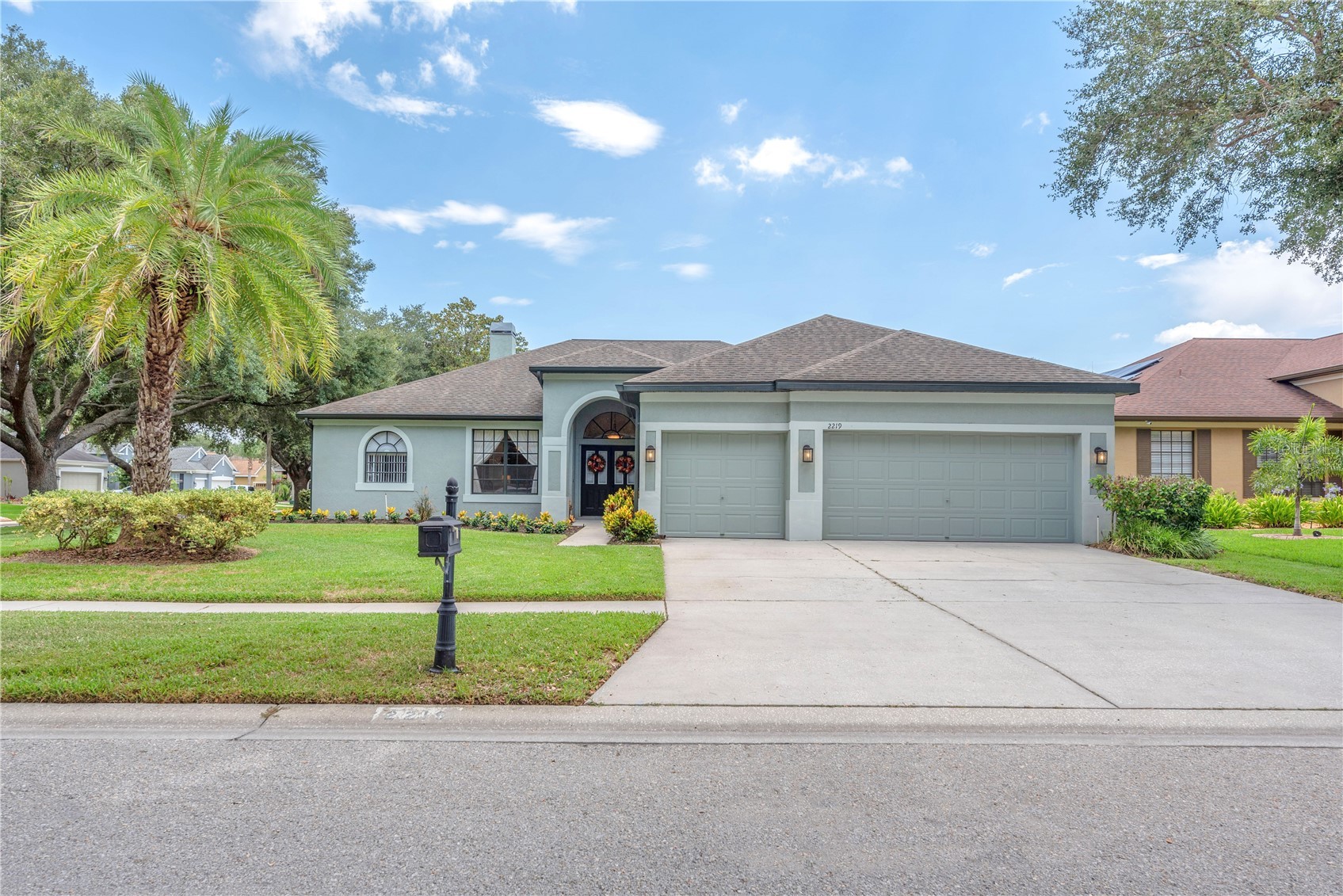 2219 LONGMORE CIRCLE