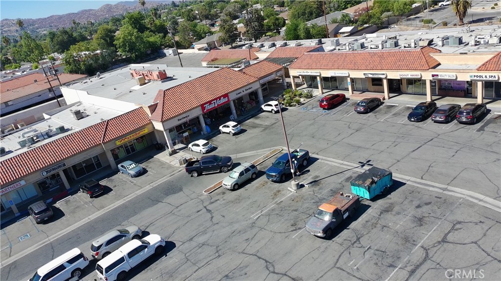 1963 E Florida Avenue