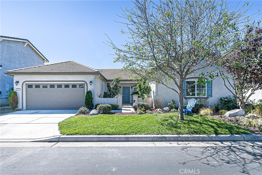 1452 W Beacon