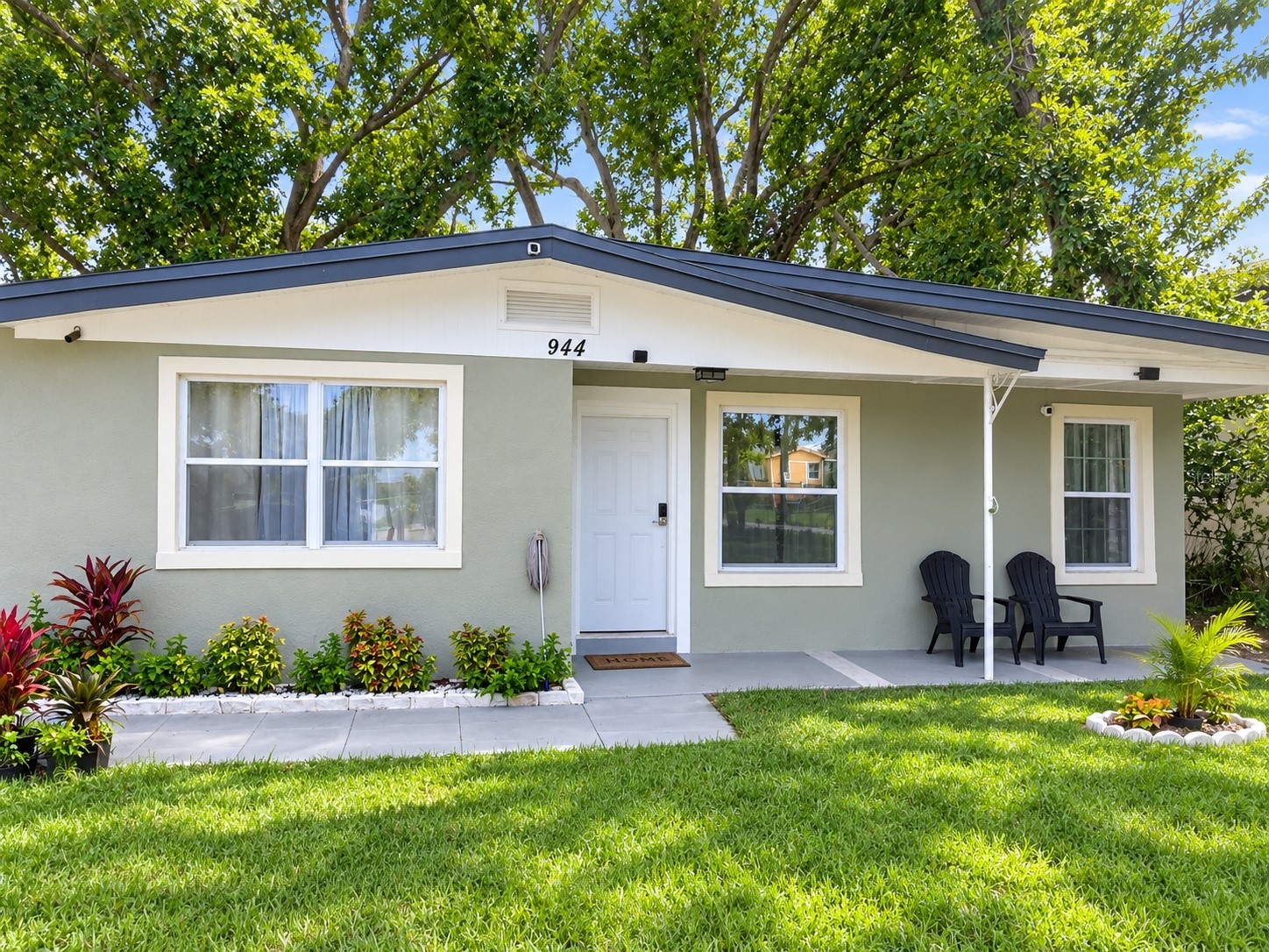 944 HIBISCUS AVENUE