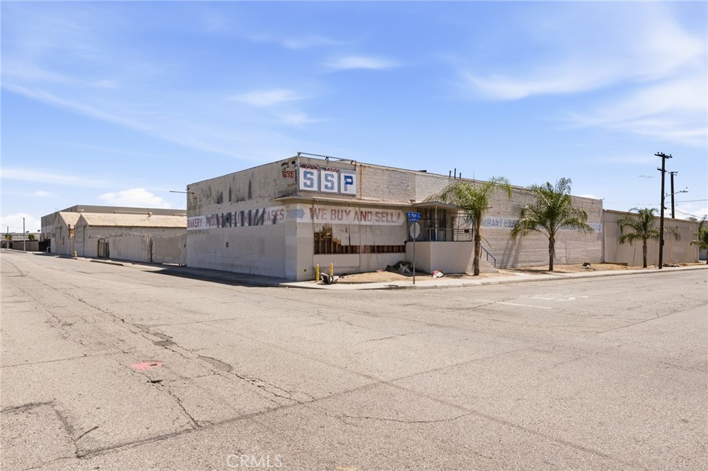 1084 E 1st