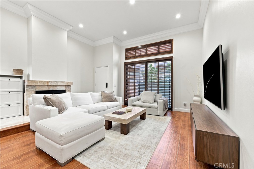 1349 N Columbus 4