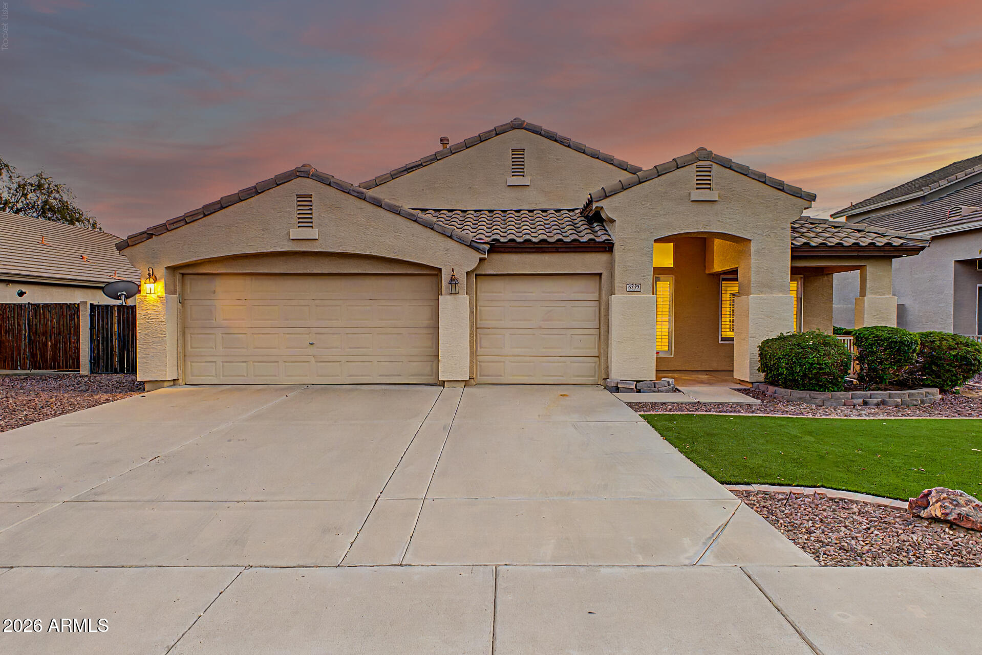 8239 W HARMONY Lane, Peoria, AZ 85382