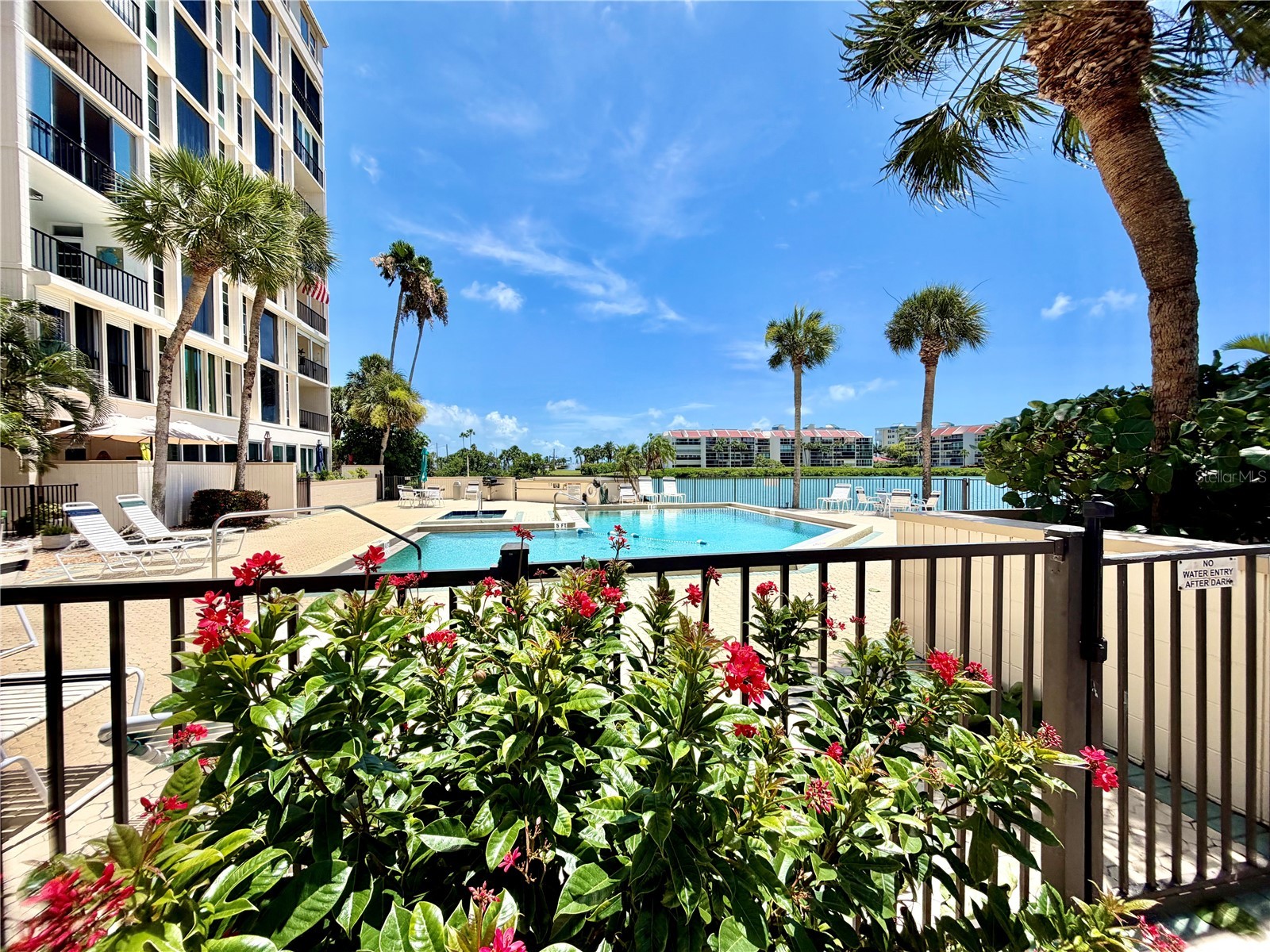 7400 SUN ISLAND DRIVE S 111
