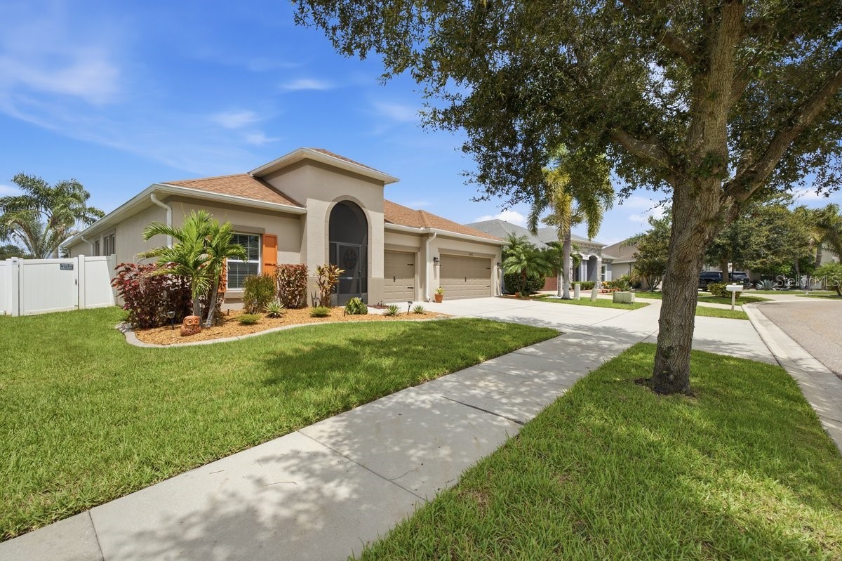 13739 ARTESA BELL DRIVE