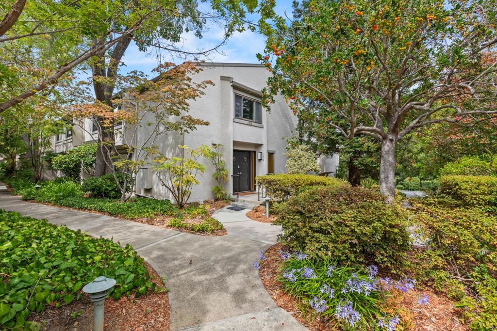 170 Sand Hill Circle