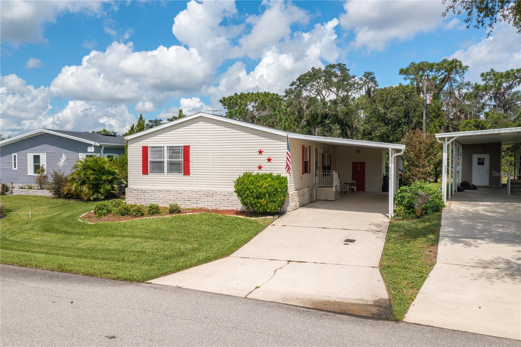 8574 BREEZE HILL DRIVE