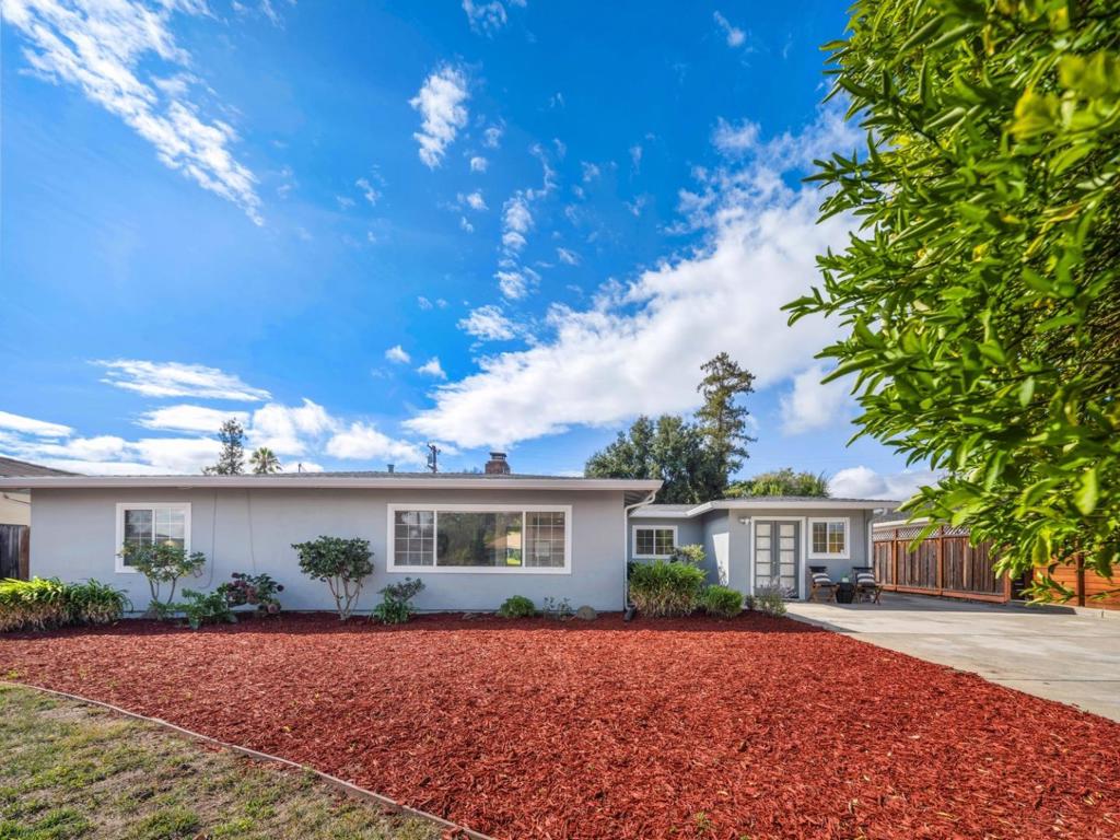18564 Paseo Tierra