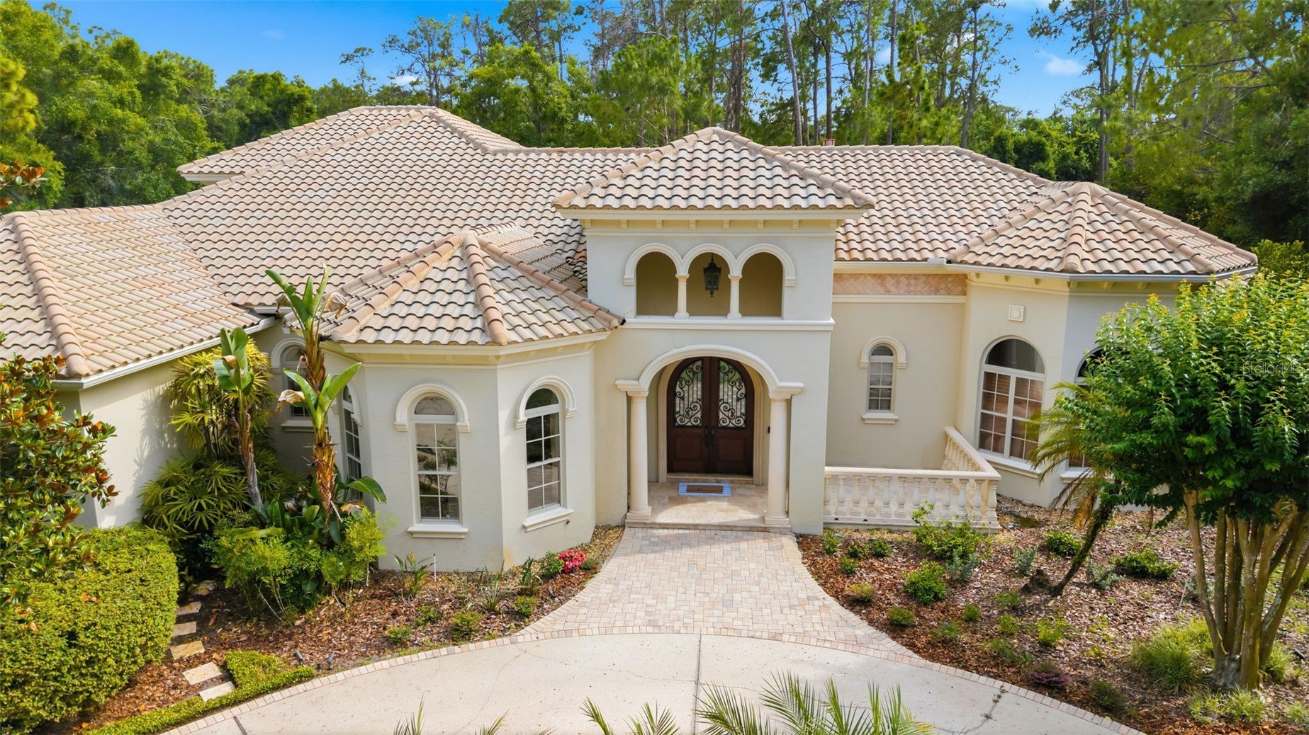 18901 LAKES EDGE WAY