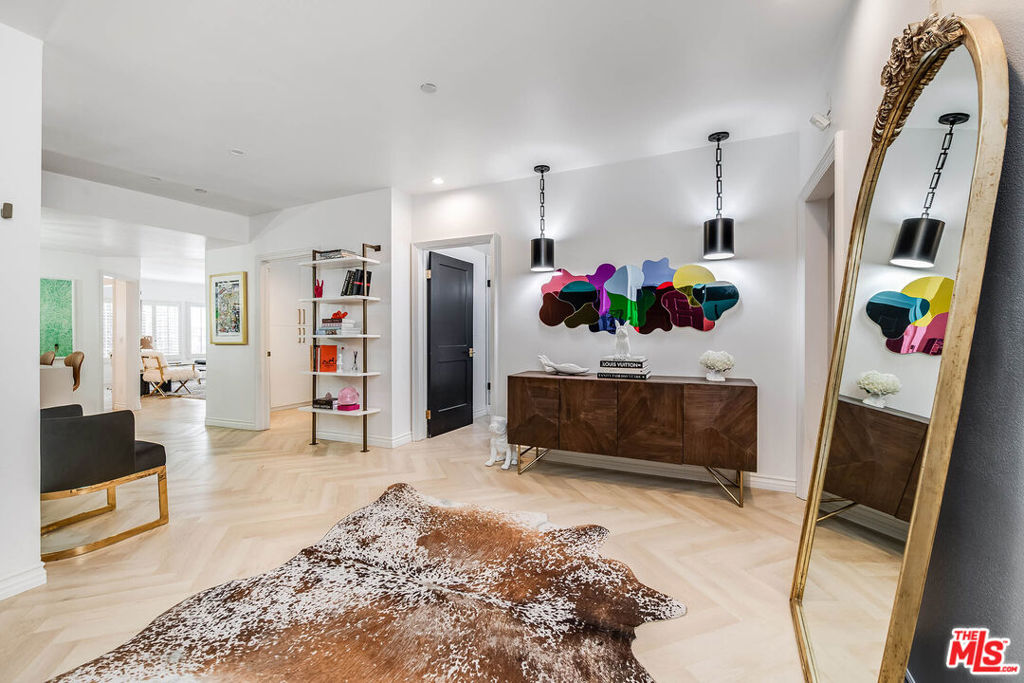 4310 Cahuenga Boulevard 104
