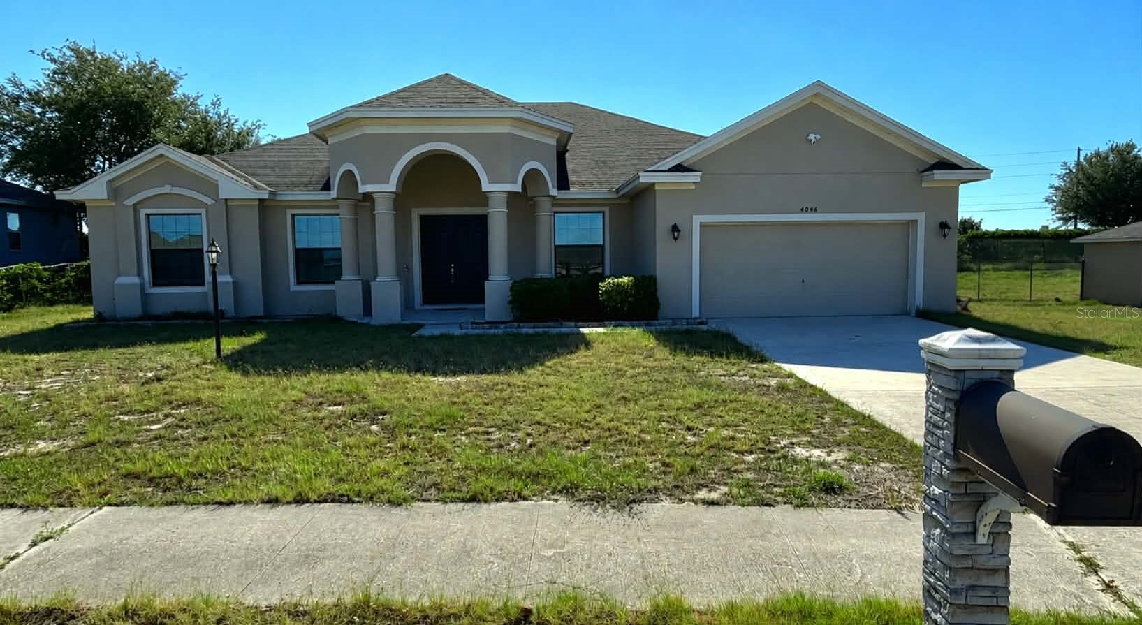 4046 DINNER LAKE WAY
