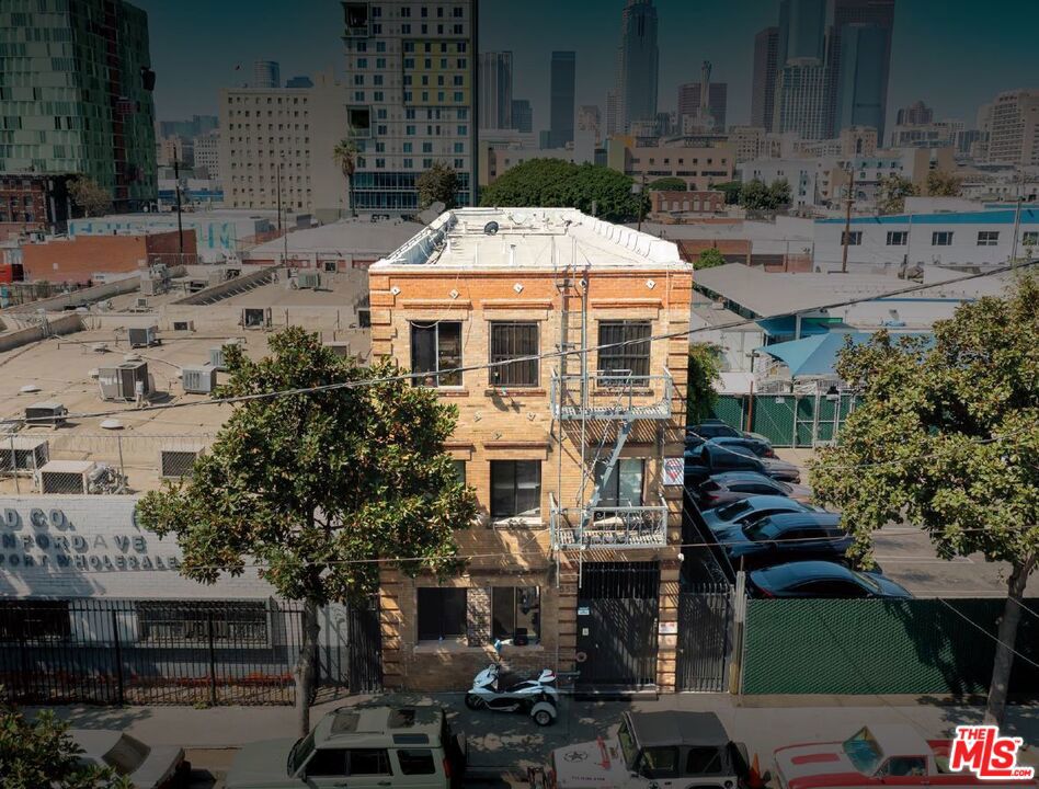 553 Stanford Avenue