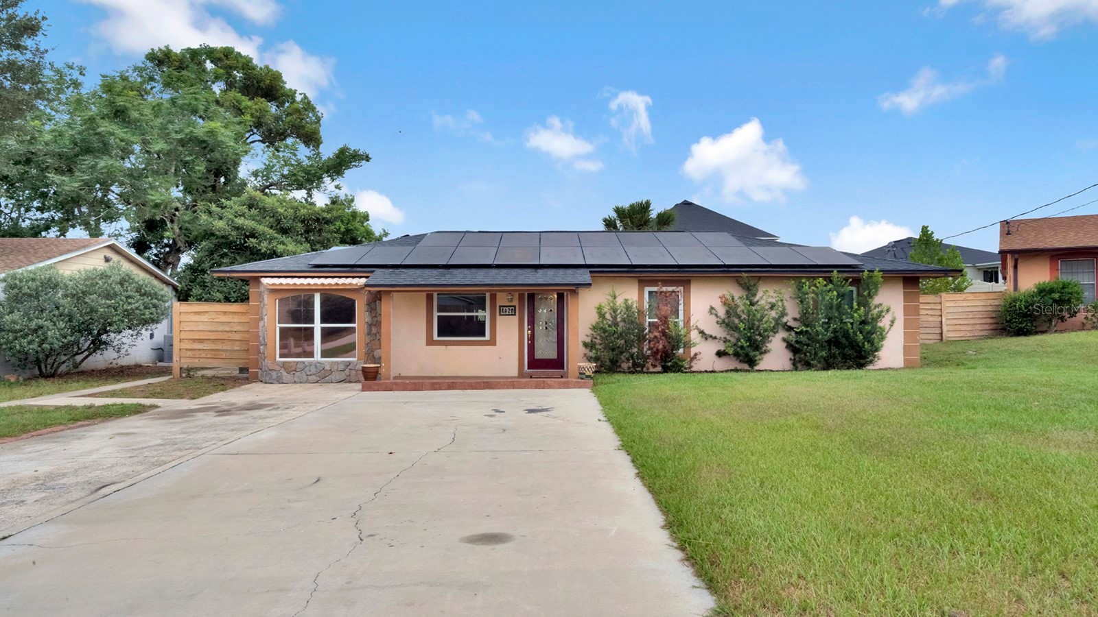 1426 ELLEN LANE