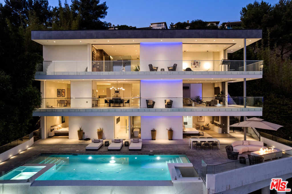 7080 W MULHOLLAND Drive
