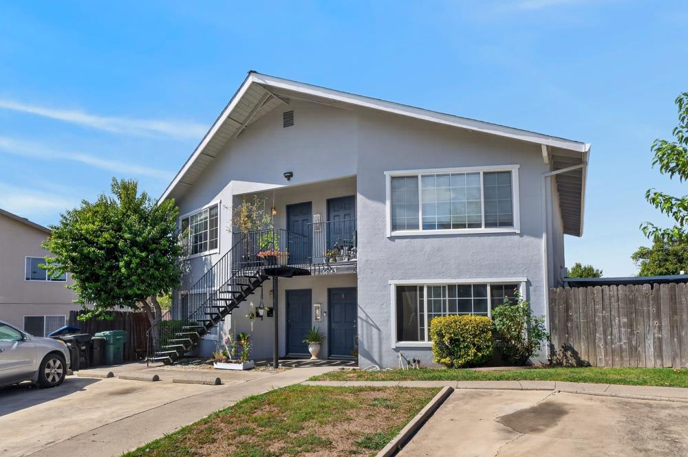 6043 Northcrest Cir, Carmichael, CA 95610
