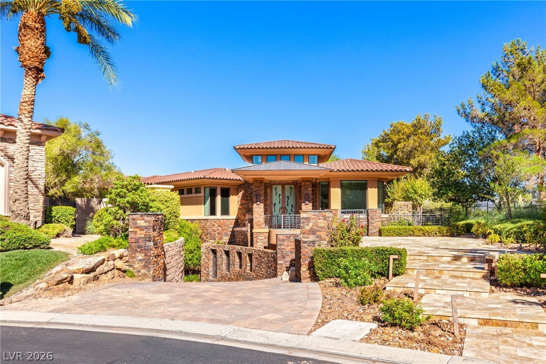 2 Castle Oaks Court