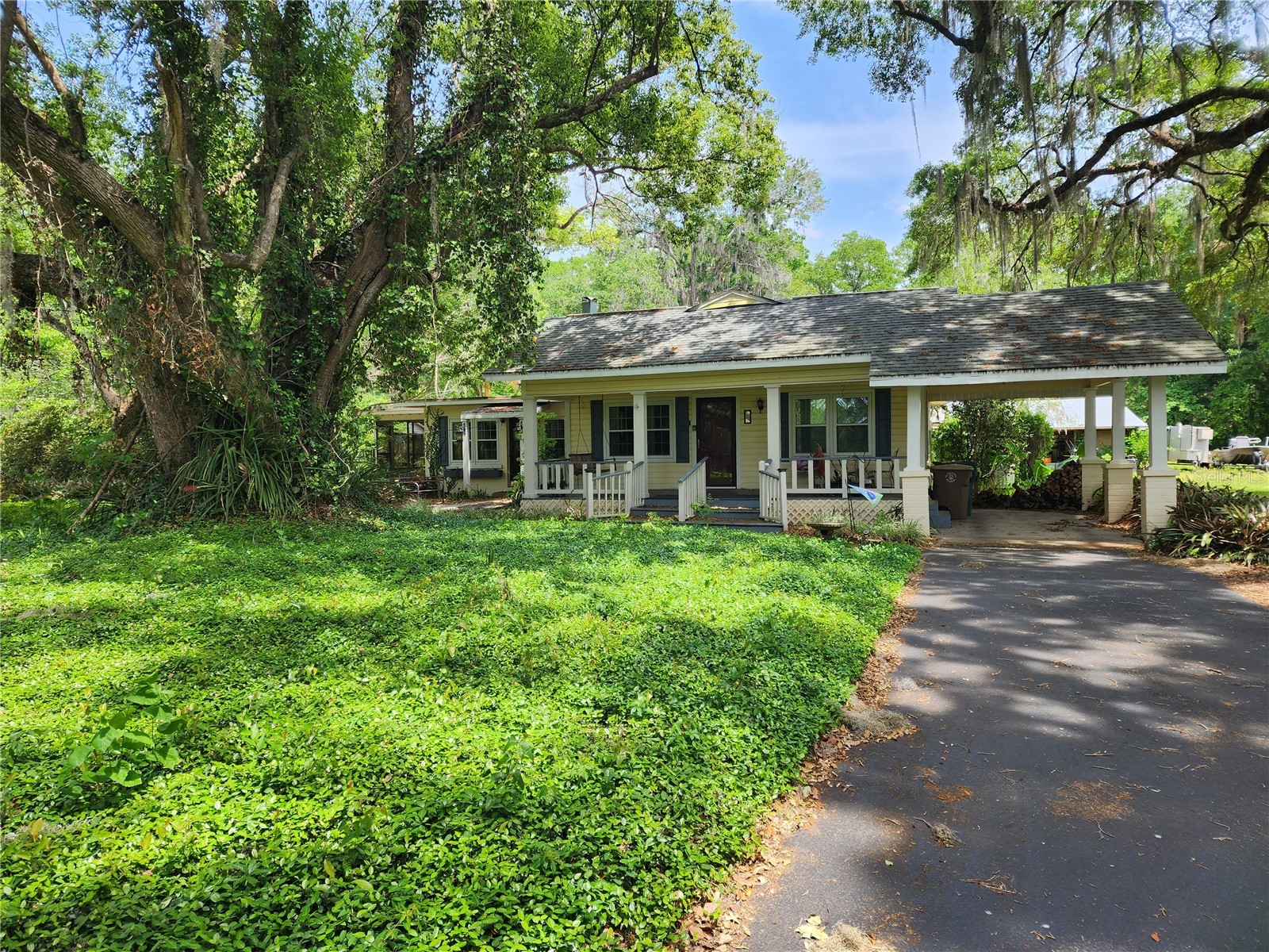1427 NE 10TH STREET