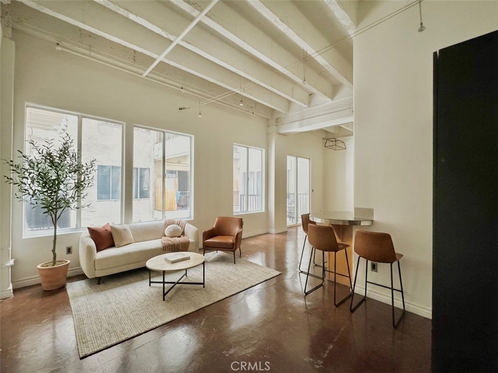 312 W 5th Street 521