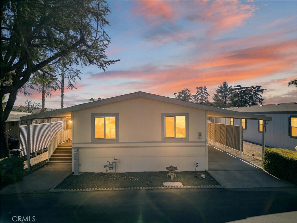 725 W Thornton 10