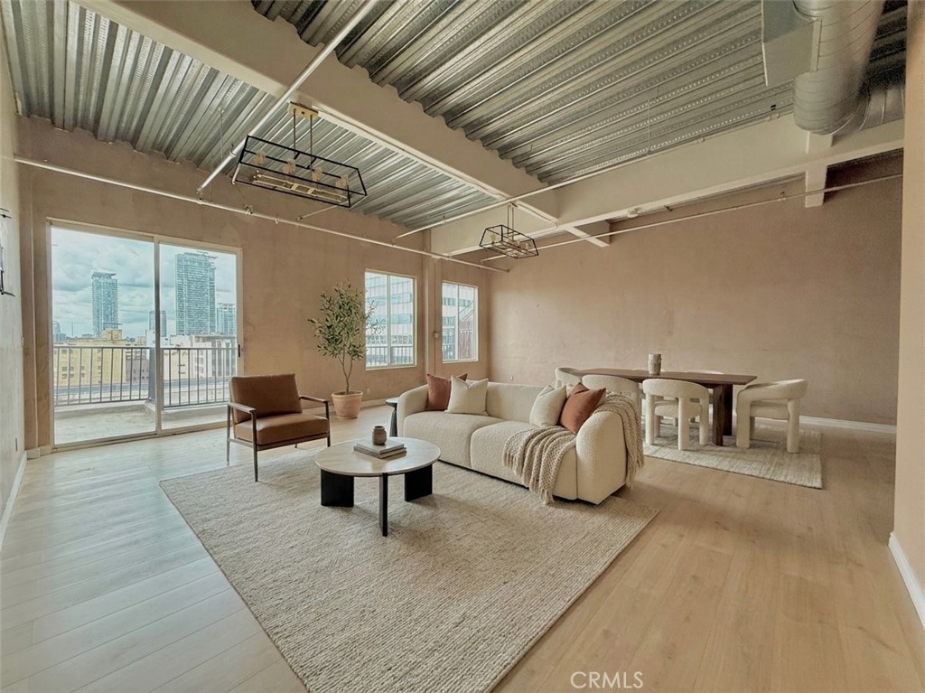 312 W 5th Street 1205