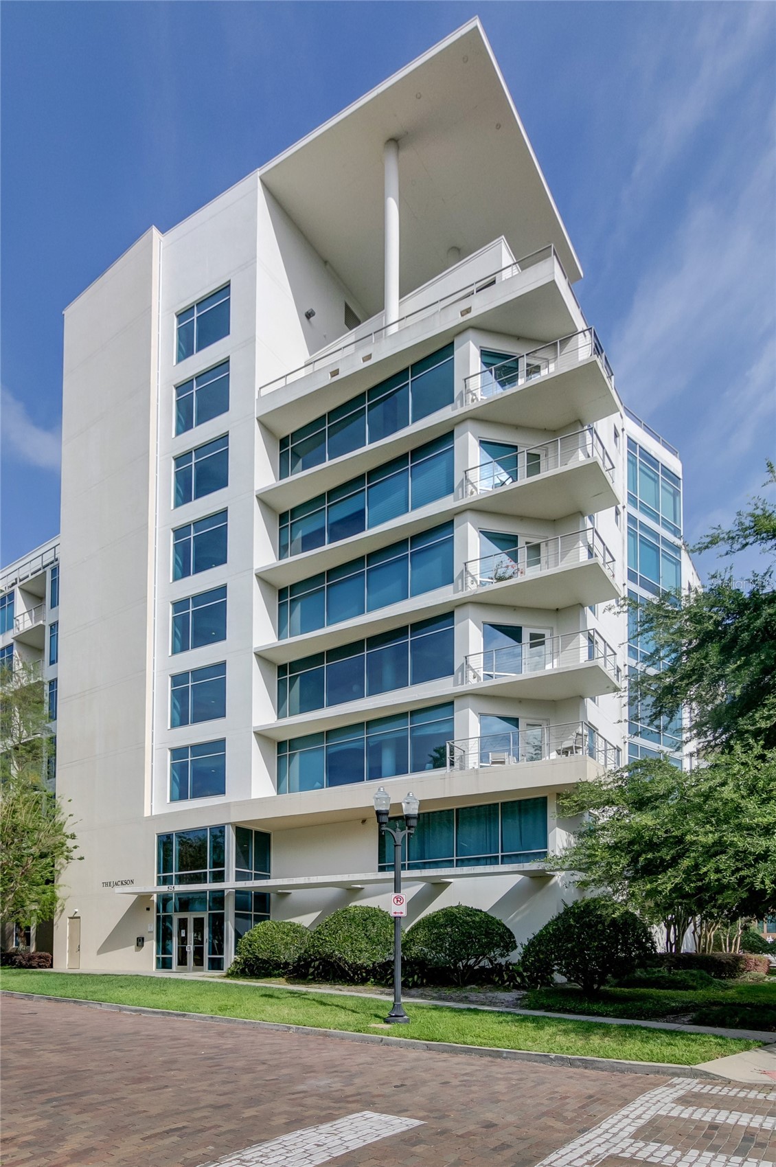 525 E JACKSON STREET 704