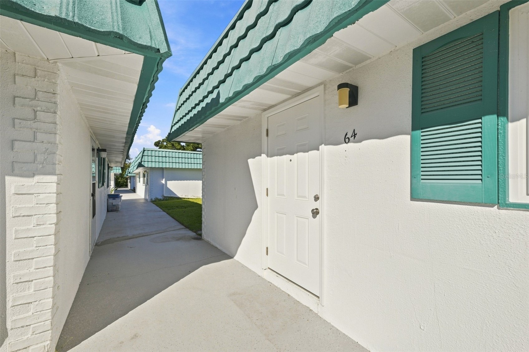 205 KINGS BOULEVARD 64