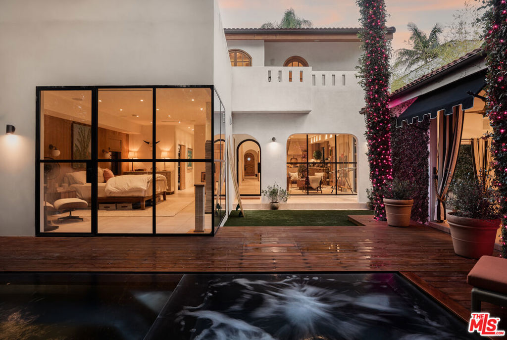 918 N La Jolla Avenue