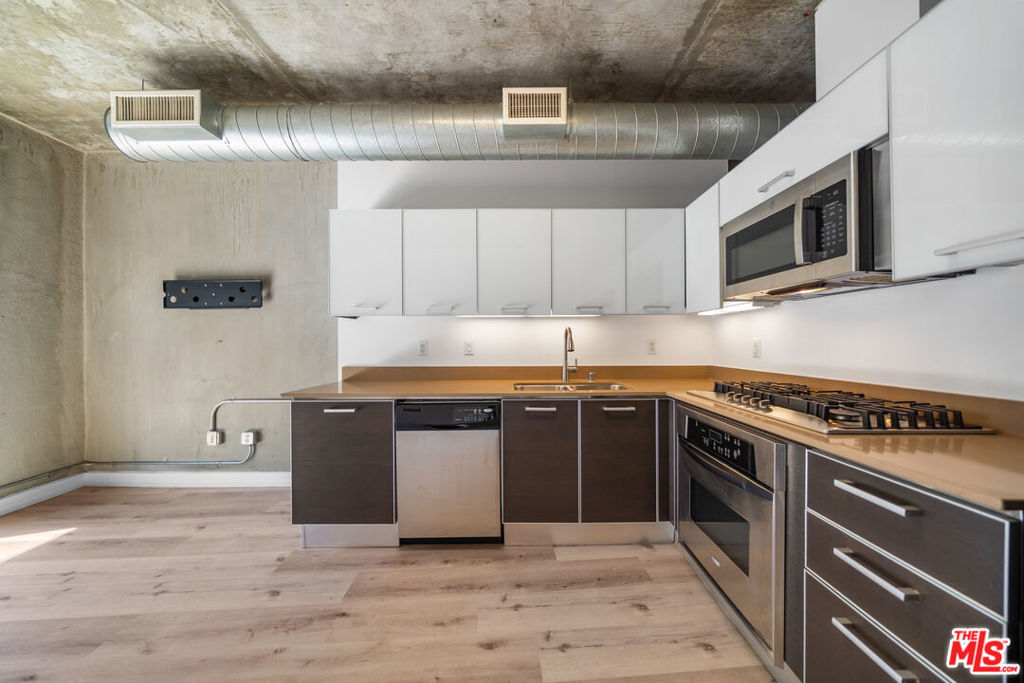 645 W 9th Street 501