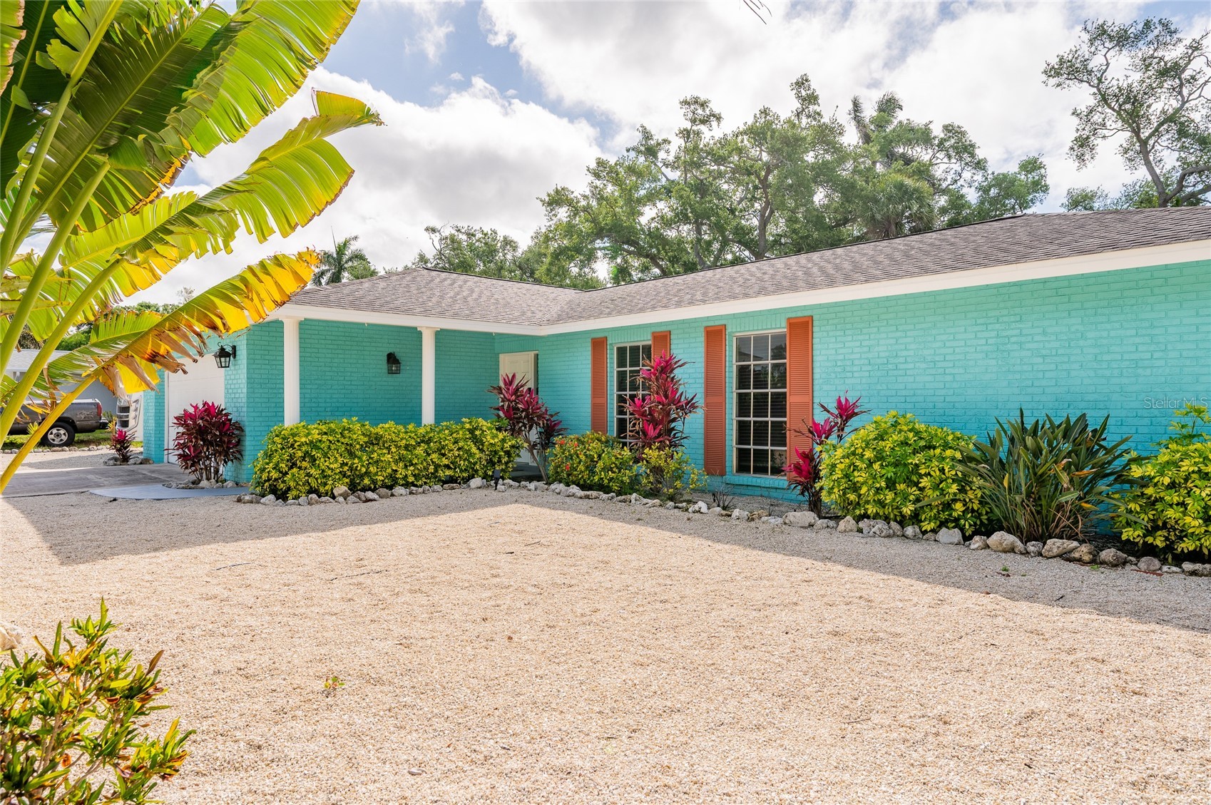 1133 MONTEZUMA DRIVE