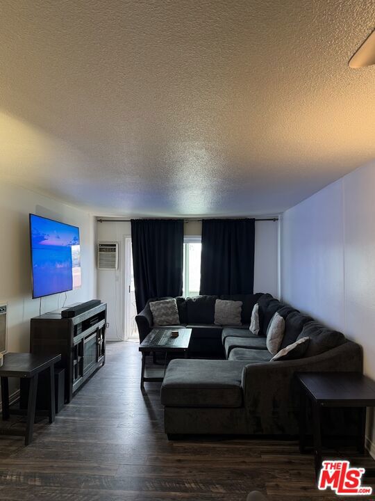 5585 E Pacific Coast Highway