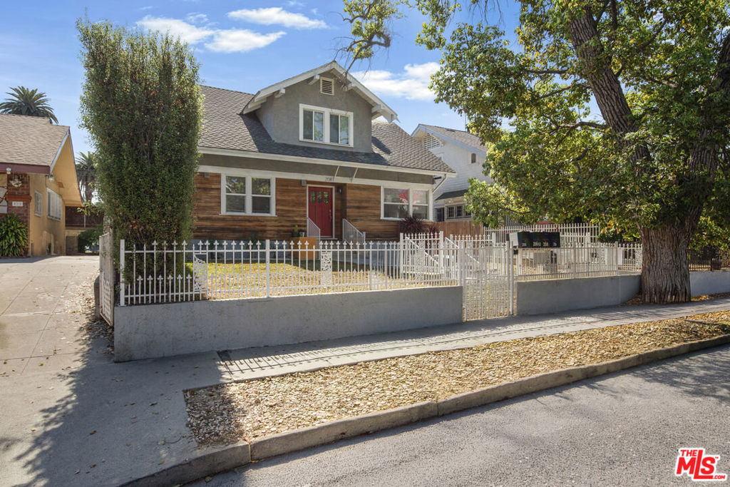 208 N Coronado Street