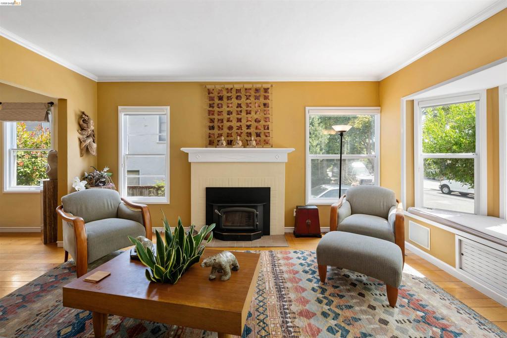22 San Carlos Ave