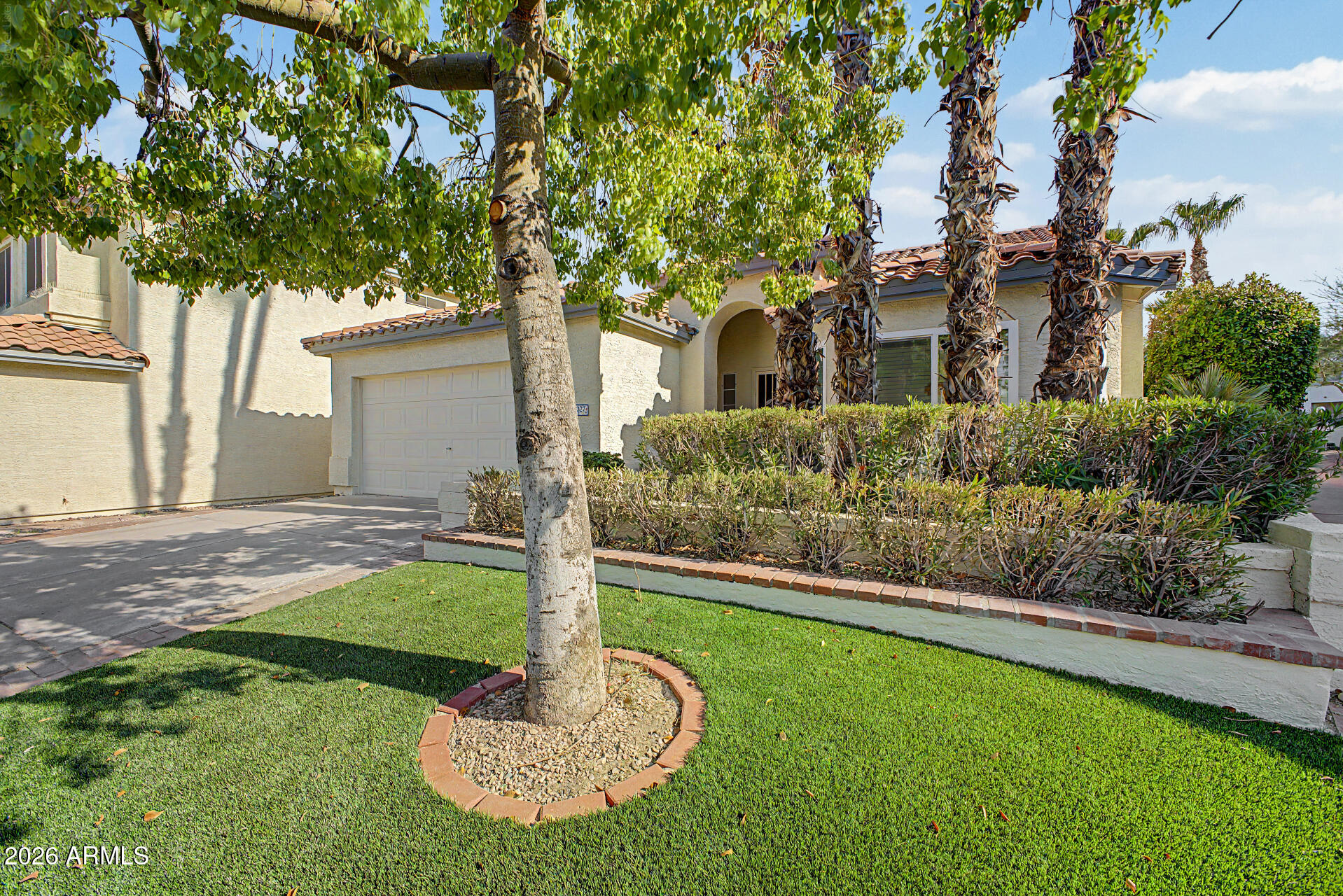 5027 E VAUGHN Drive, Phoenix, AZ 85044
